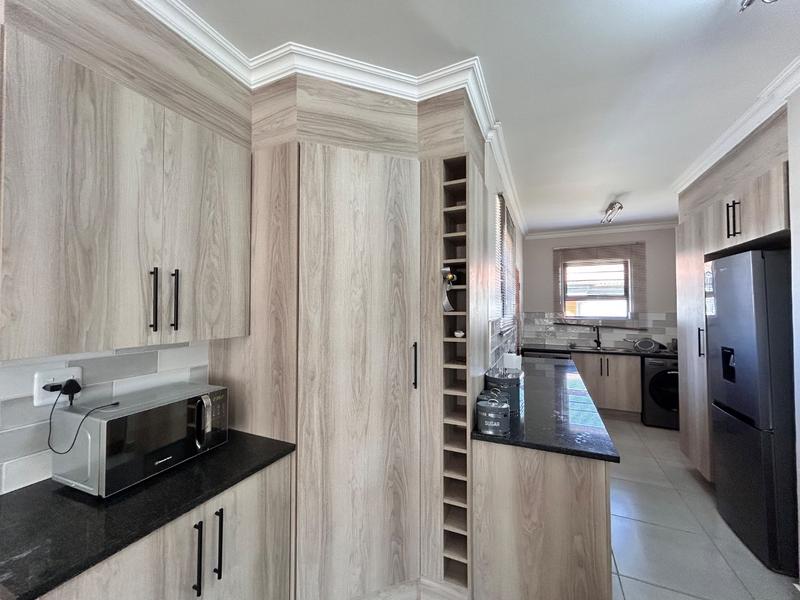 To Let 3 Bedroom Property for Rent in Ngwenya River Estate North West